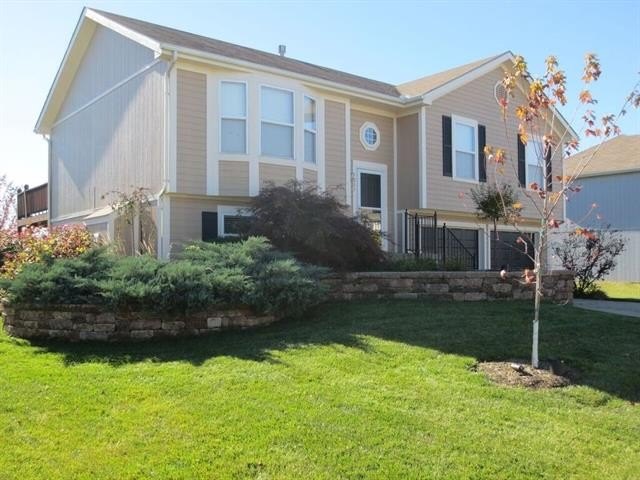 1007 swallow ct, liberty,  MO 64068