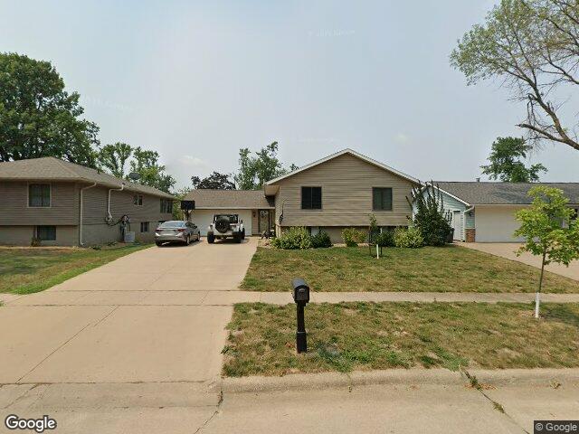 56 julia anne drive nw, cedar rapids,  IA 52405