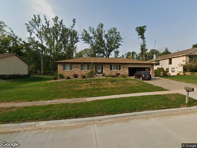 5207 broadlawn dr se, cedar rapids,  IA 52403