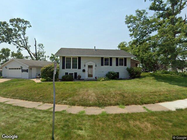 1427 pawnee dr nw, cedar rapids,  IA 52405