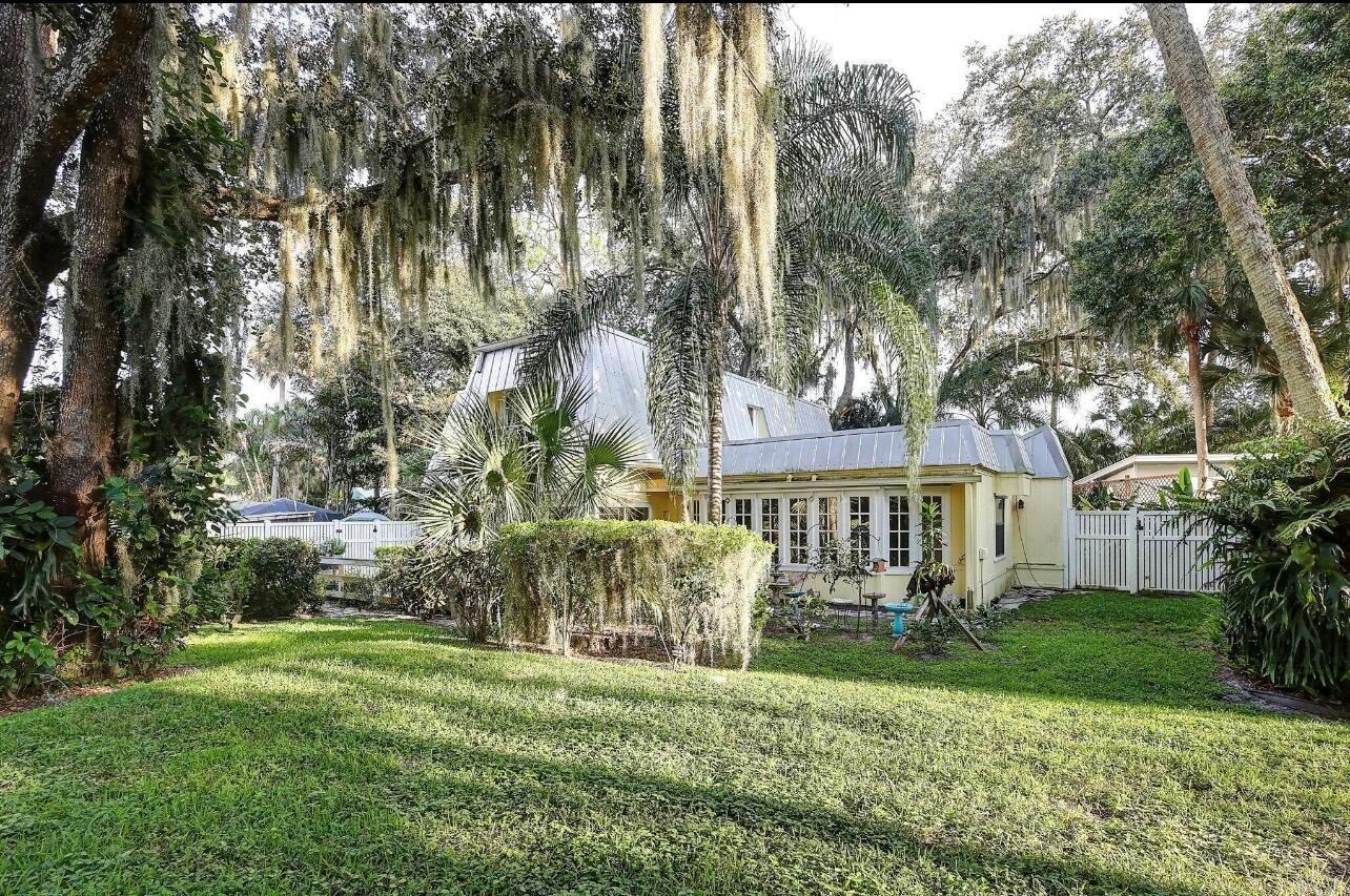 576 sw rustic cir, stuart,  FL 34997