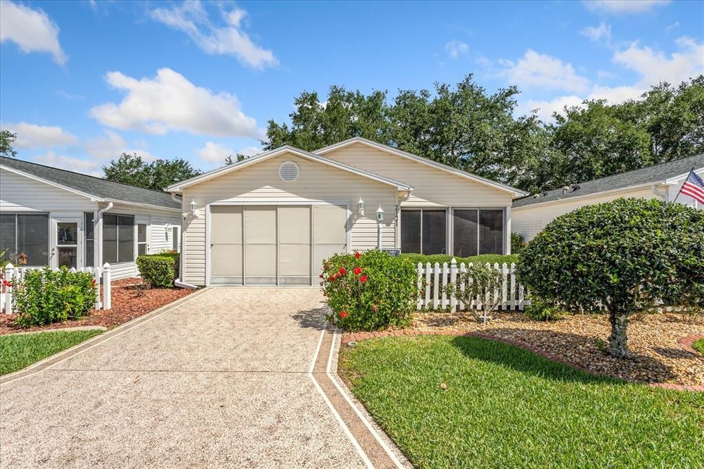 2121 escobar ave, lady lake,  FL 32159