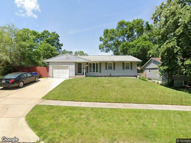 4633 white pine dr ne, cedar rapids,  IA 52402