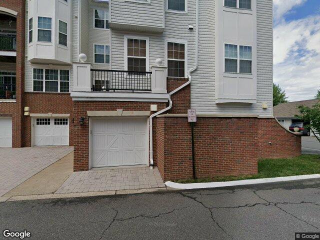 9202 charleston dr #405, manassas,  VA 20110