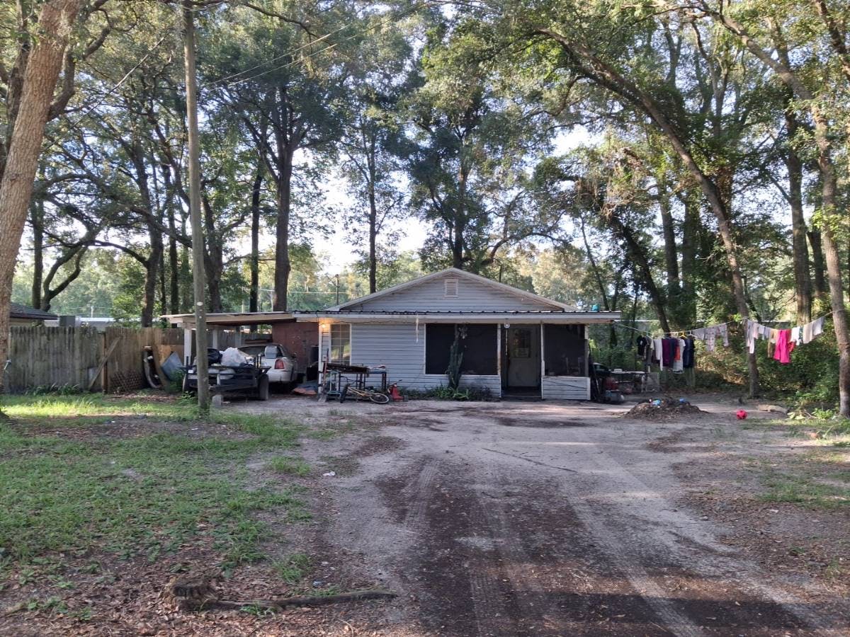  fanning springs,  FL 32693
