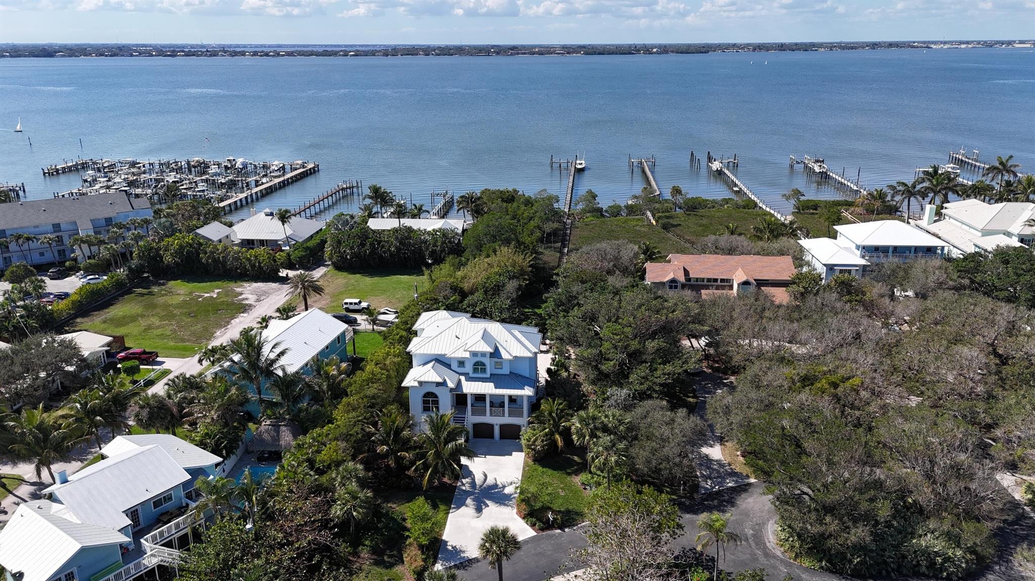 1702 ne ocean blvd, stuart,  FL 34996
