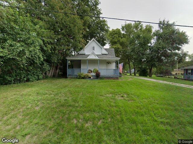 1120 central ave, center point,  IA 52213