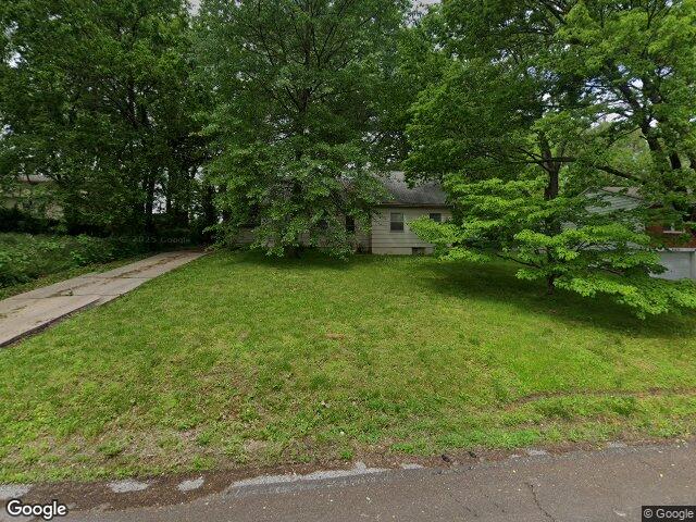 2220 s cedar ave, independence,  MO 64052