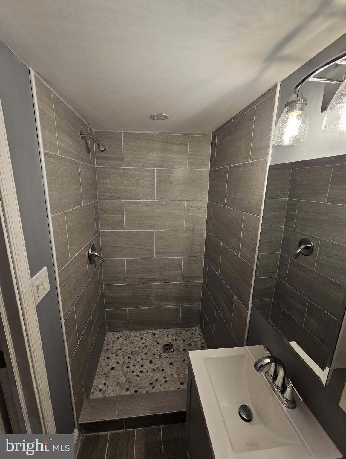 821 wicklow rd, baltimore,  MD 21229