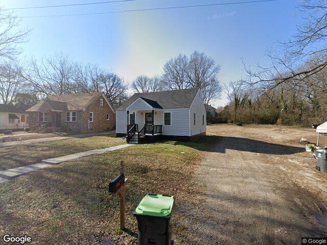 628 east ave, henderson,  NC 27536