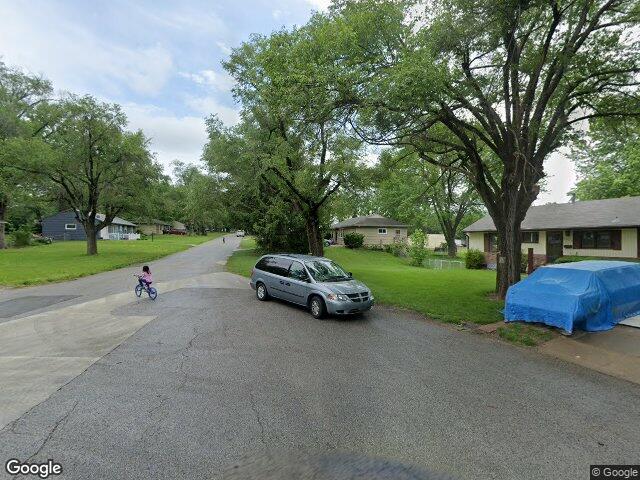 4723 cedar ave, kansas city,  MO 64133