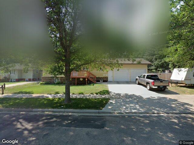 919 9th st nw, minot,  ND 58703