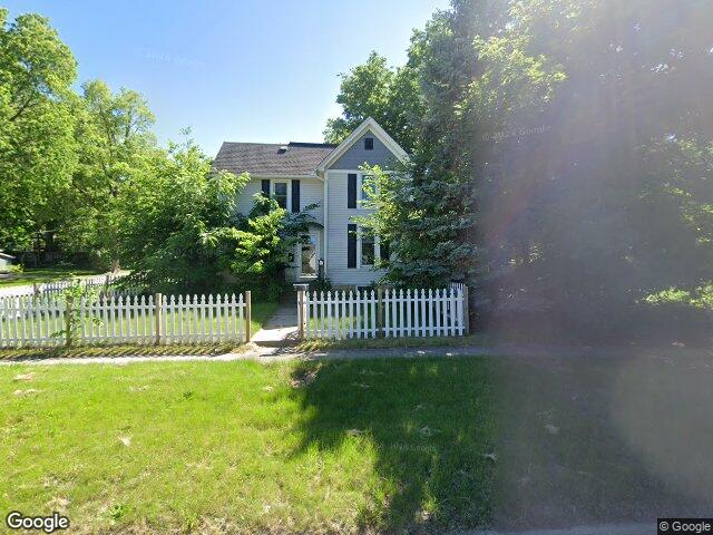 402 3rd st nw, mount vernon,  IA 52314