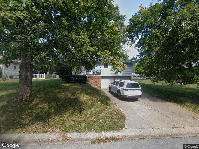 308 sw 5th st, blue springs,  MO 64014
