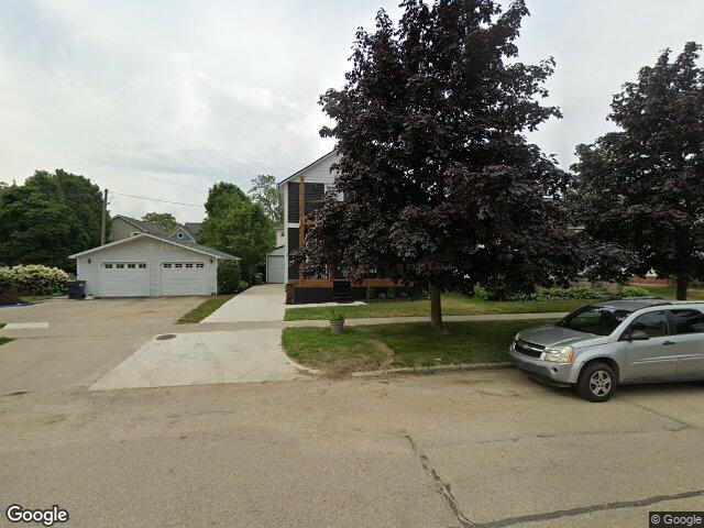 310 huron st, south haven,  MI 49090