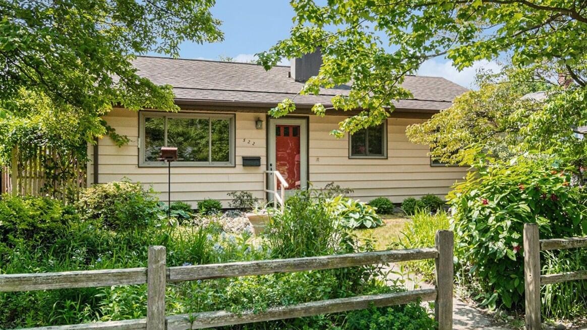 522 lyon st, south haven,  MI 49090
