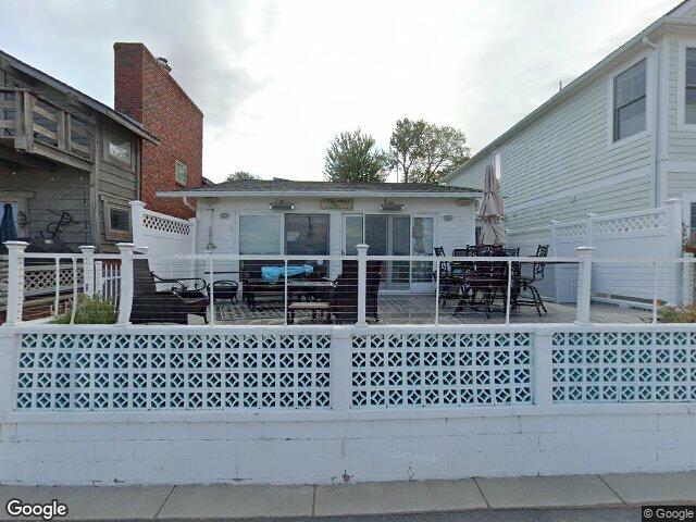 20 lake shore dr, south haven,  MI 49090