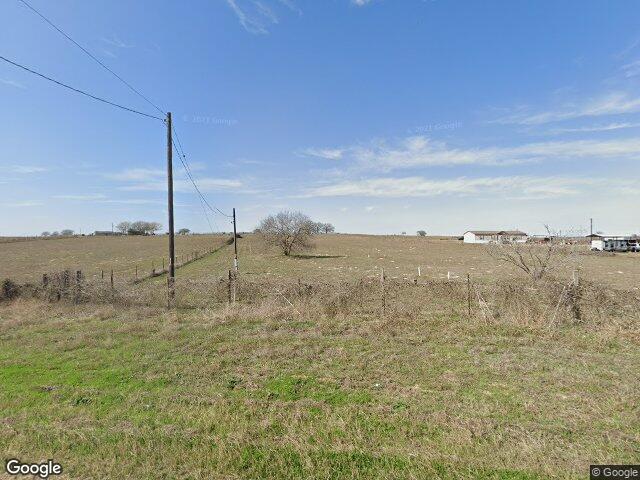 2870 county road 120, floresville,  TX 78114