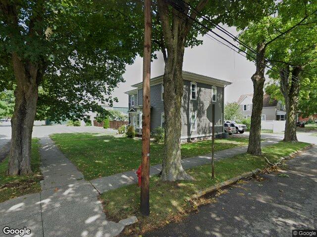 25 s maple st, hartford,  MI 49057