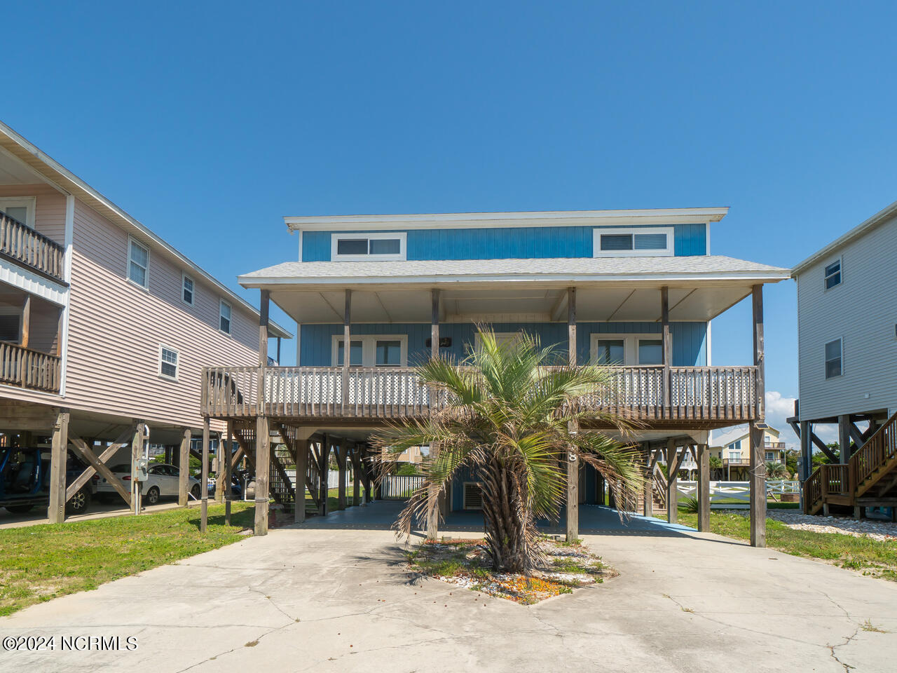 718 w beach dr, oak island,  NC 28465