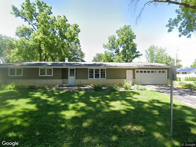 223 7th st nw, mount vernon,  IA 52314