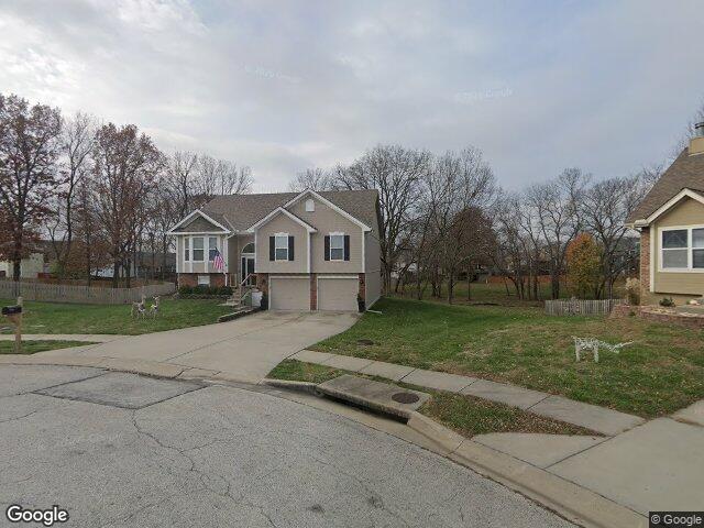 301 amesbury dr, smithville,  MO 64089