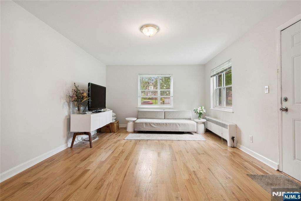 465 maple hill dr, hackensack,  NJ 07601
