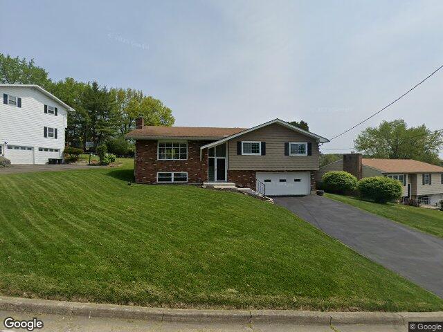 1016 holly ln, endicott,  NY 13760