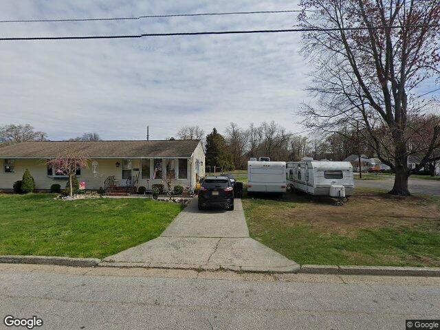 34 heron ave, pennsville,  NJ 08070