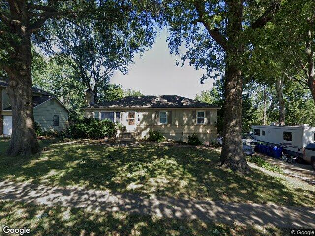 8502 crescent ave, raytown,  MO 64138