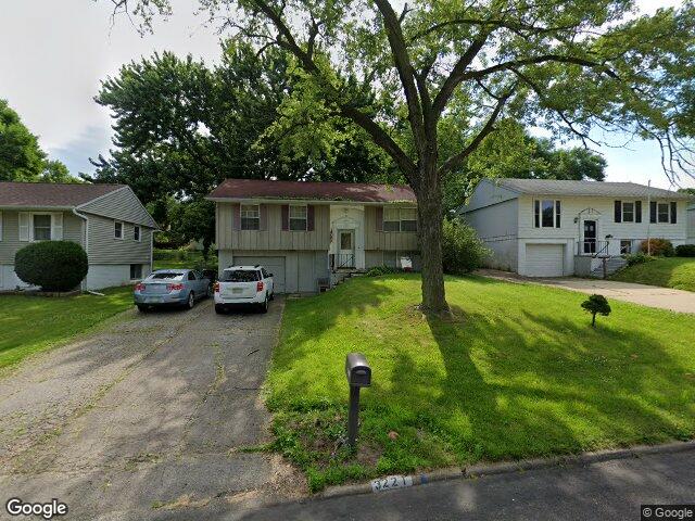 3221 bramble rd sw, cedar rapids,  IA 52404