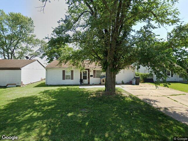 10 saint gregory dr, east saint louis,  IL 62206
