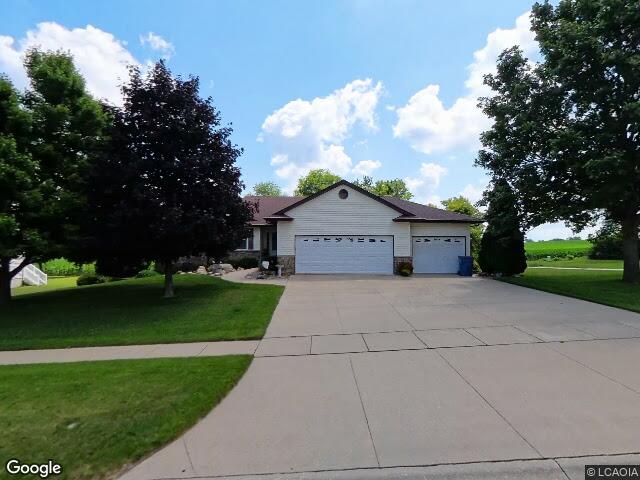 452 sunset dr, fairfax,  IA 52228