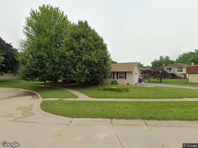 6664 sand ct sw, cedar rapids,  IA 52404