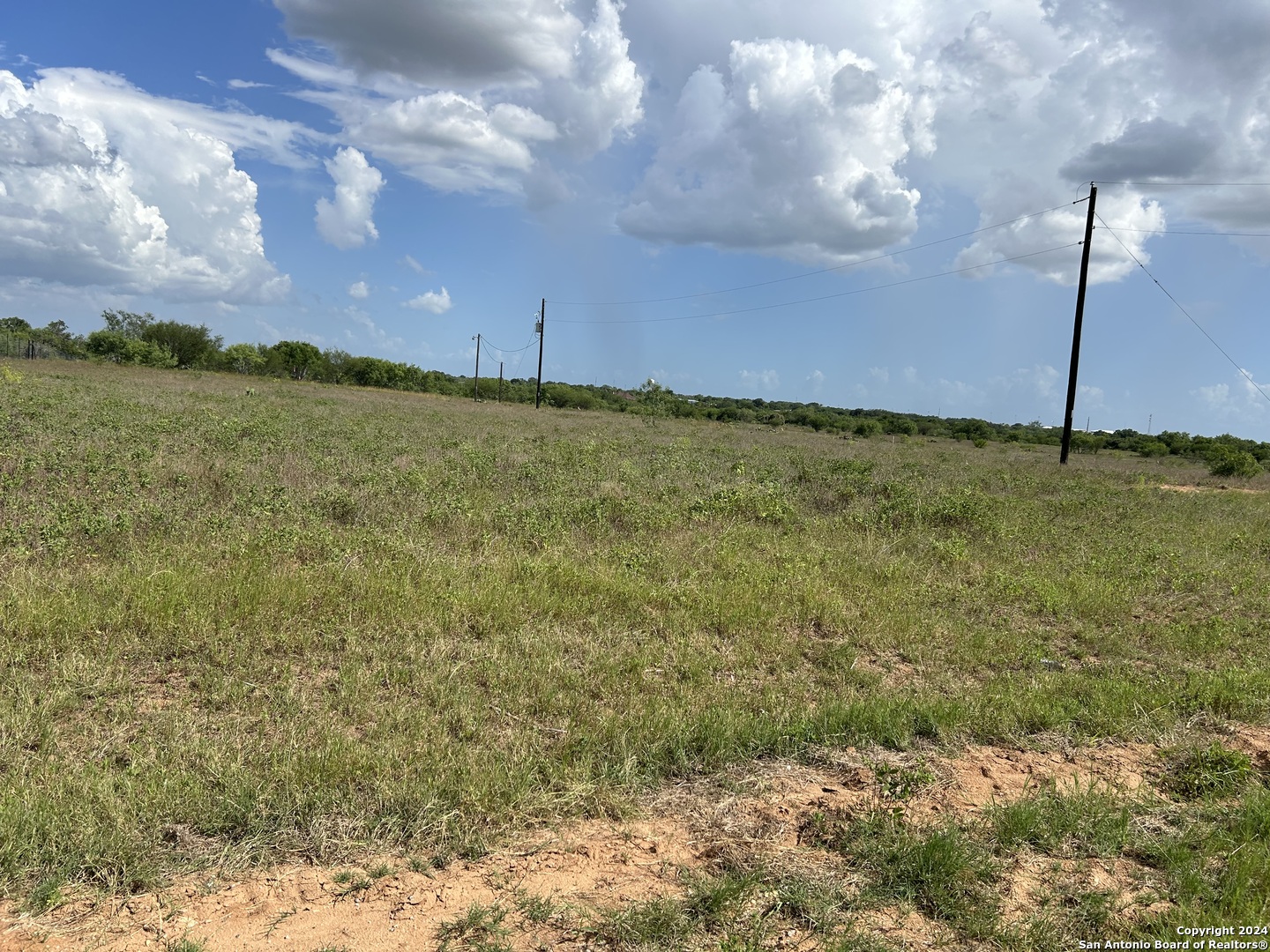 cr 329 lot 11, floresville,  TX 78114