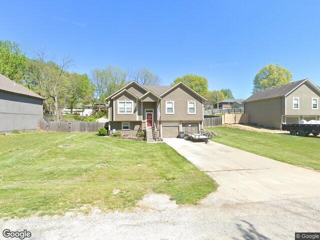17107 barr ave, holt,  MO 64048