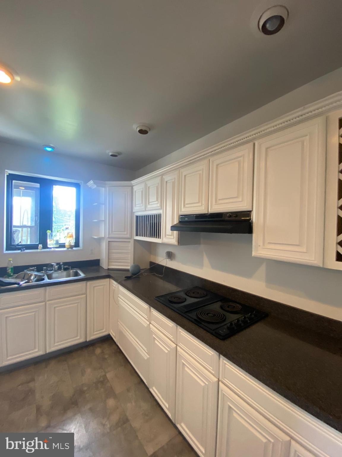 2303 harlem ave, baltimore,  MD 21216