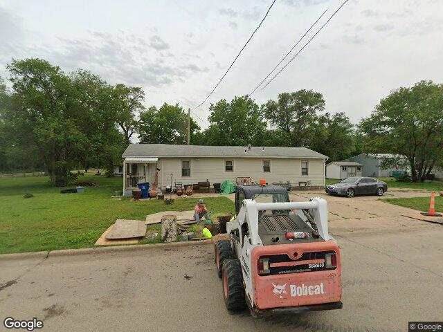 1213 n front st, salina,  KS 67401