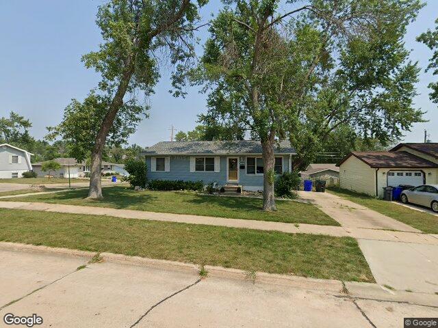 271 lynda dr nw, cedar rapids,  IA 52405