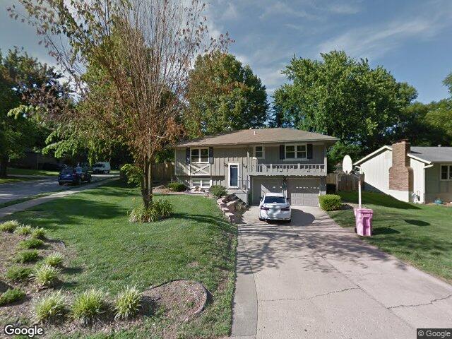 417 sw parkwood dr, blue springs,  MO 64014