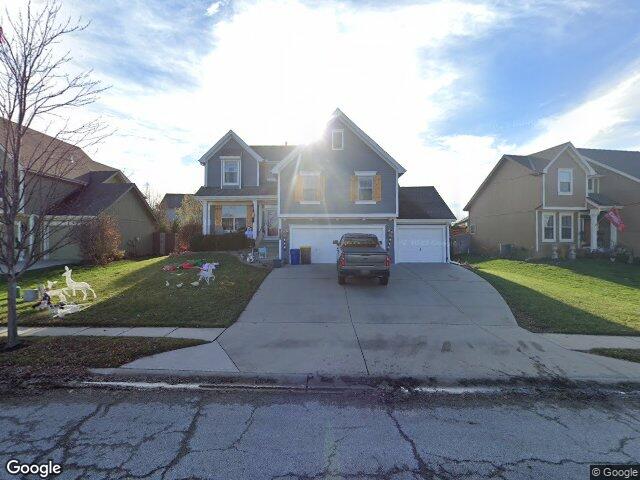 1705 nw 93rd st, kansas city,  MO 64155