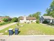 302 c ave, hiawatha,  IA 52233