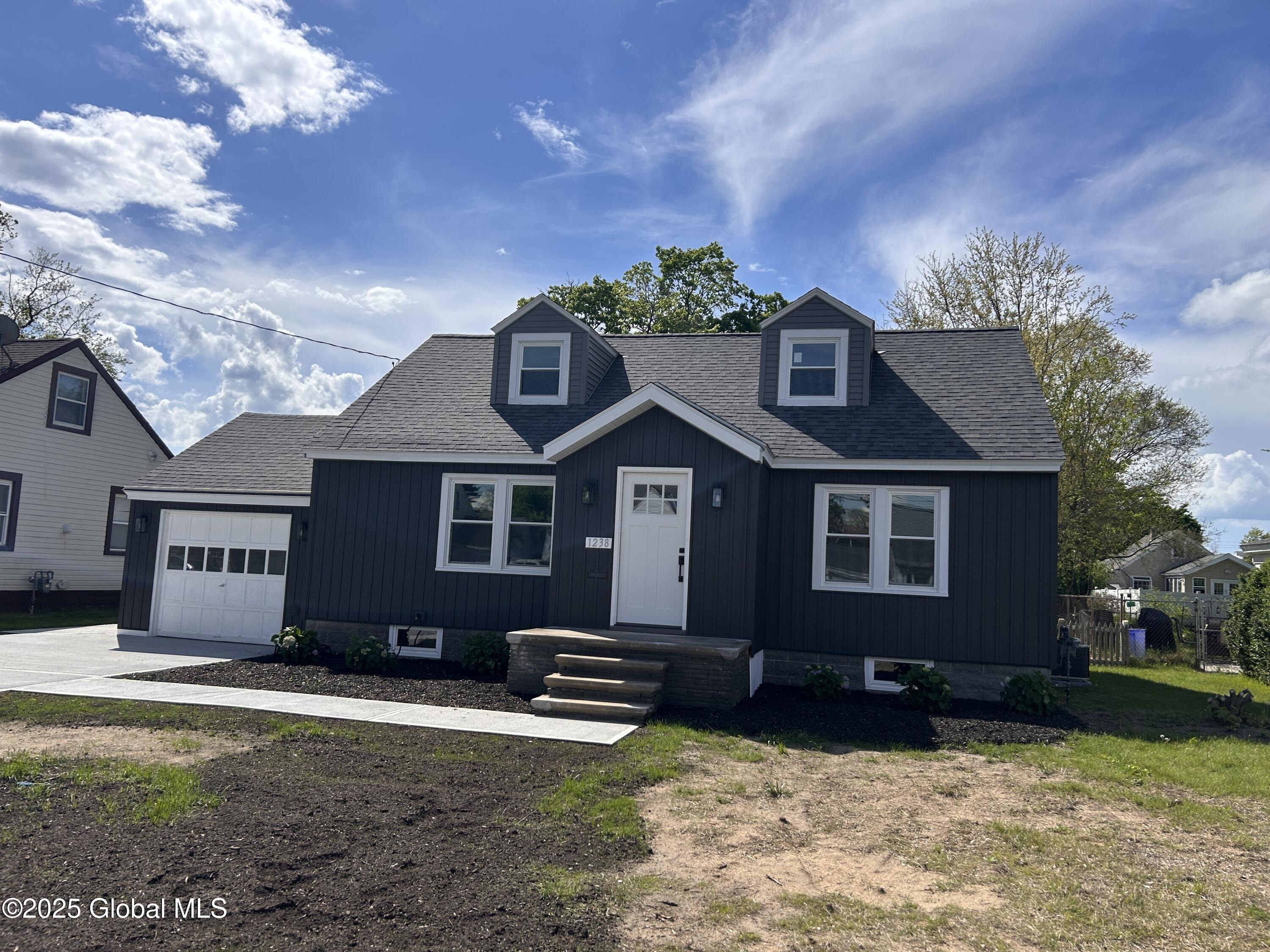 1238 paul ave, schenectady,  NY 12306