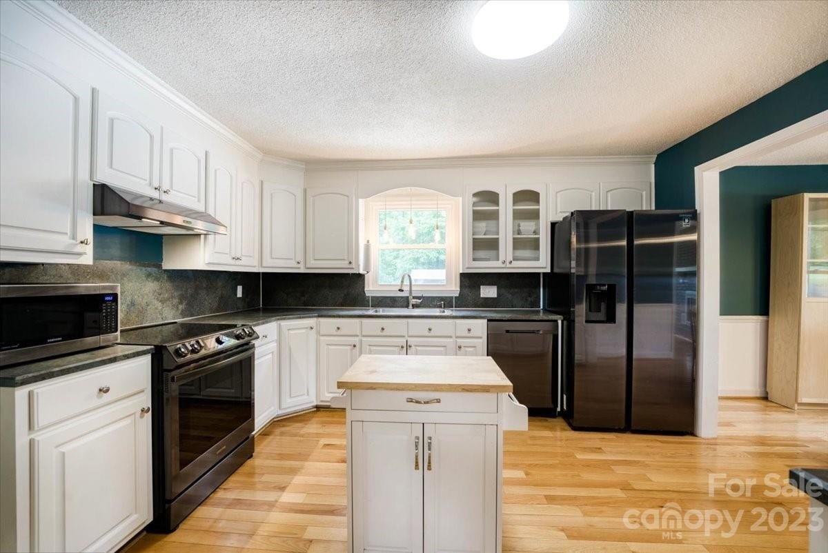 3021 university dr, lancaster,  SC 29720