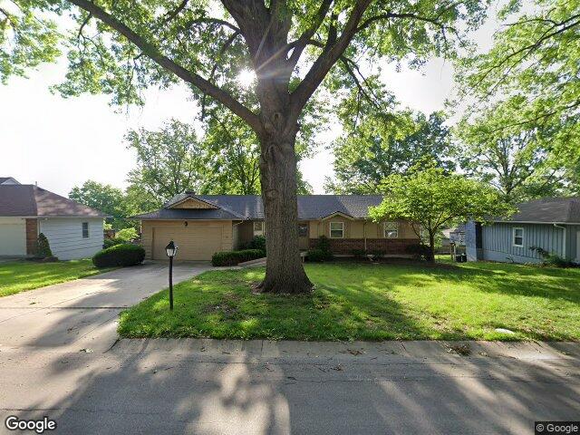 10205 tracy ave, kansas city,  MO 64131