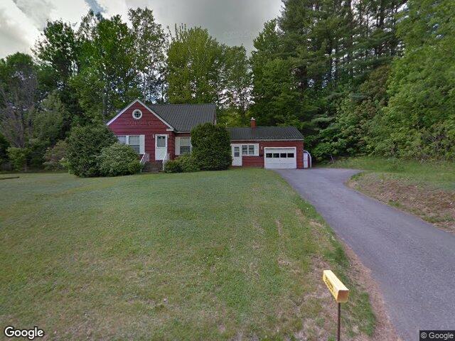 431 raymond st, rumford,  ME 04276