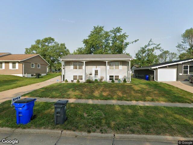4225 pineview dr ne, cedar rapids,  IA 52402