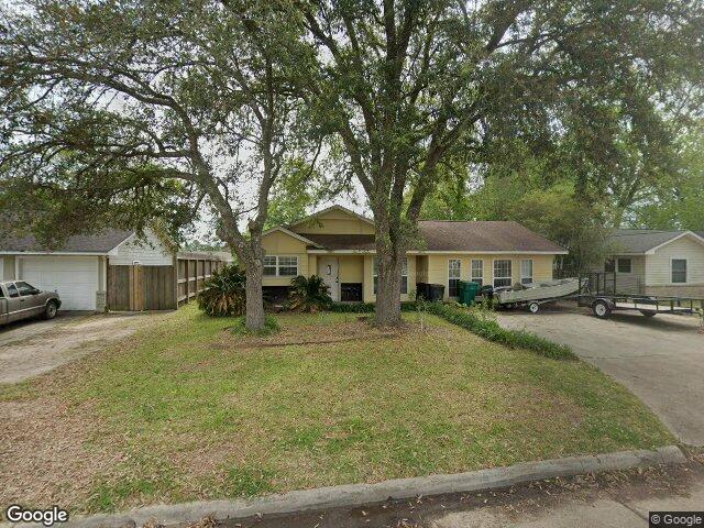 1833 maple ave, orange,  TX 77632