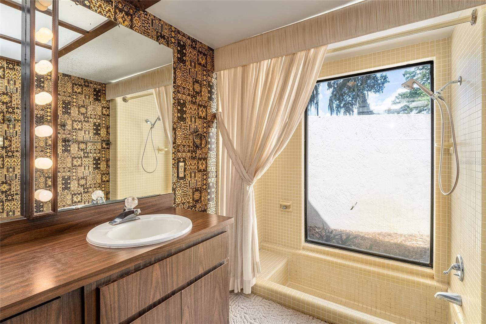 9891 county road 114b, wildwood,  FL 34785