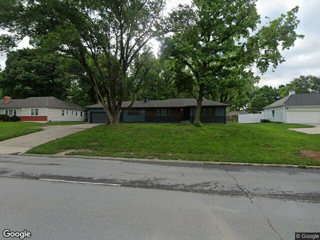 9809 state line rd, kansas city,  MO 64114
